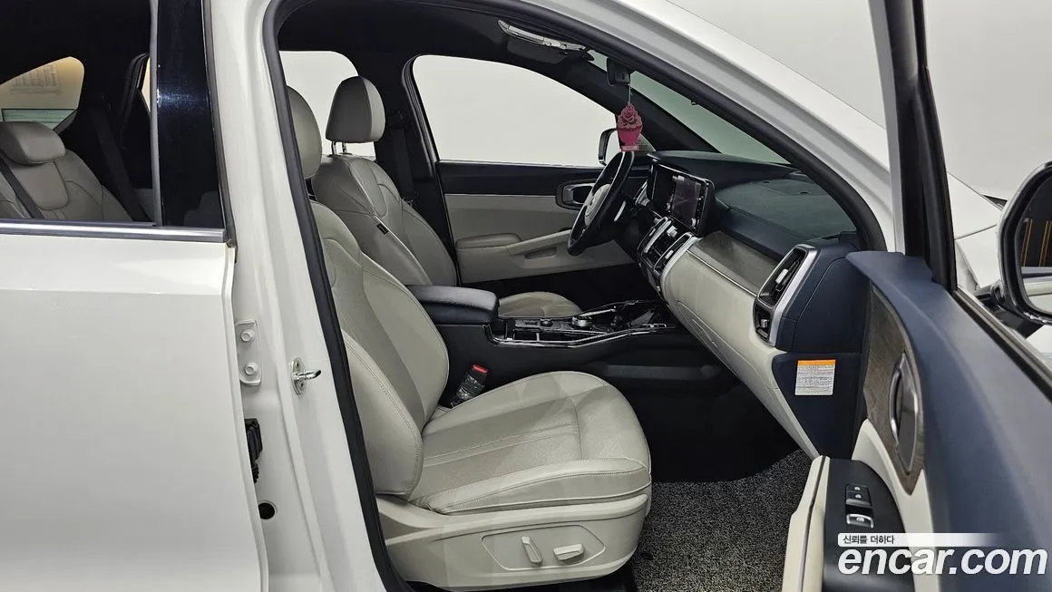 Kia Sorento — фото 10