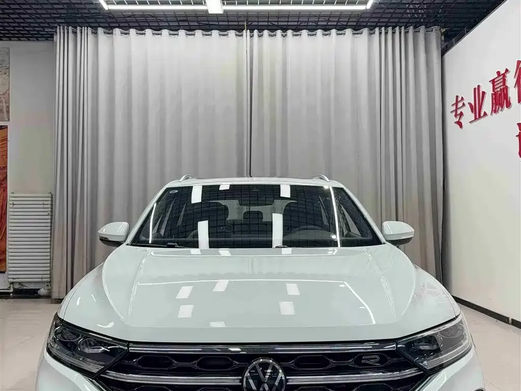 Volkswagen T-Roc — фото 2