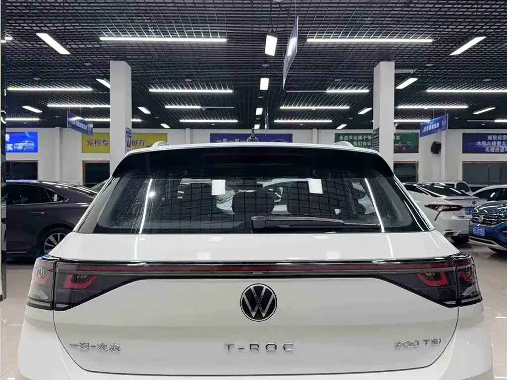 Volkswagen T-Roc — фото 5