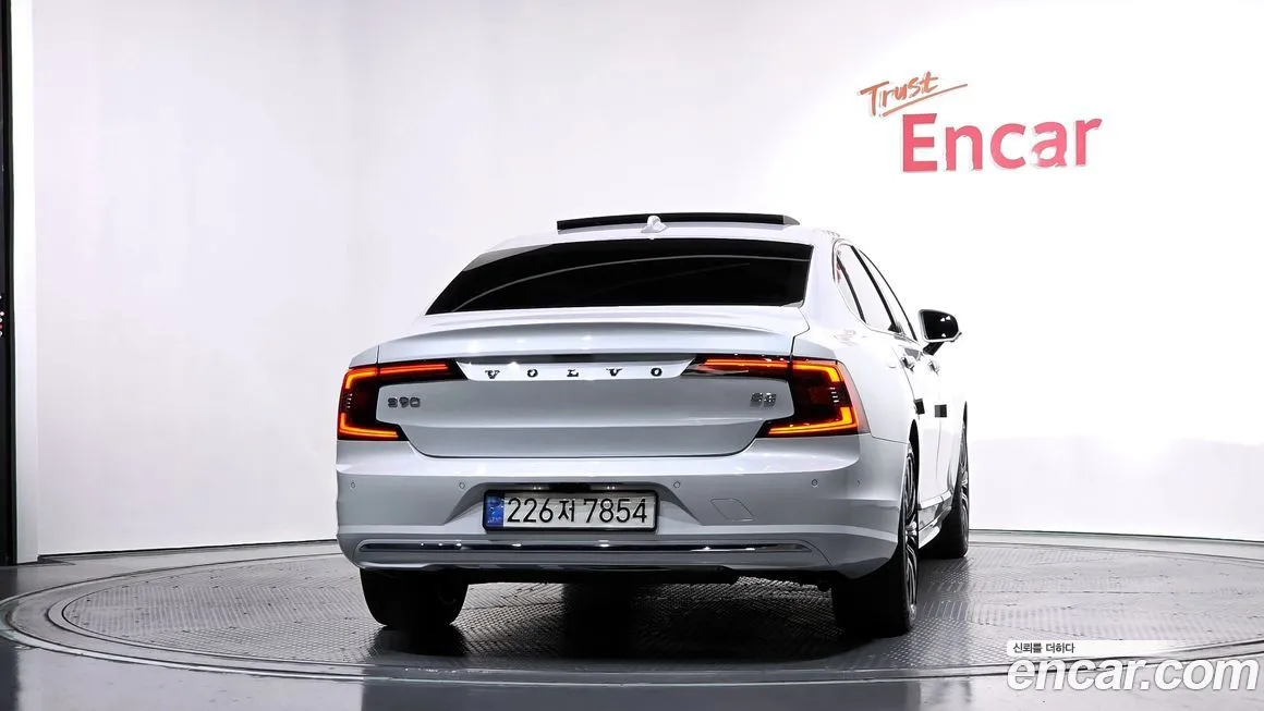 Volvo S90 — фото 4