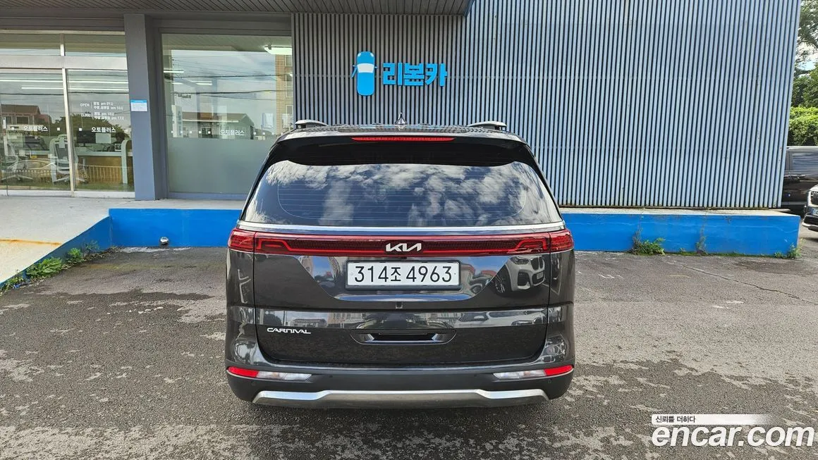 Kia Carnival — фото 6