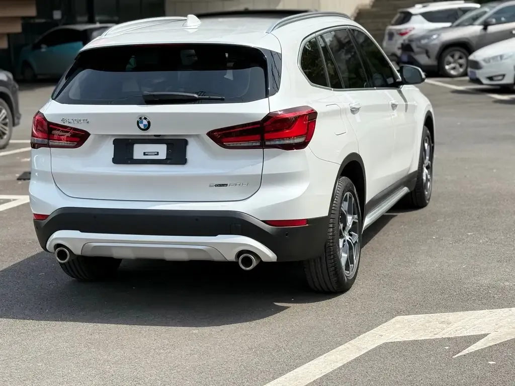 BMW X1 — фото 5