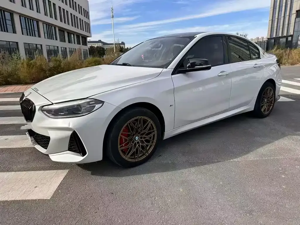 BMW 1 Series — фото 1