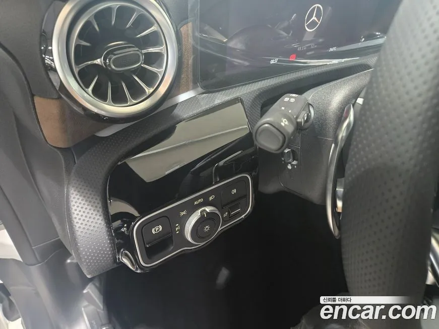Mercedes-Benz A-Class — фото 10