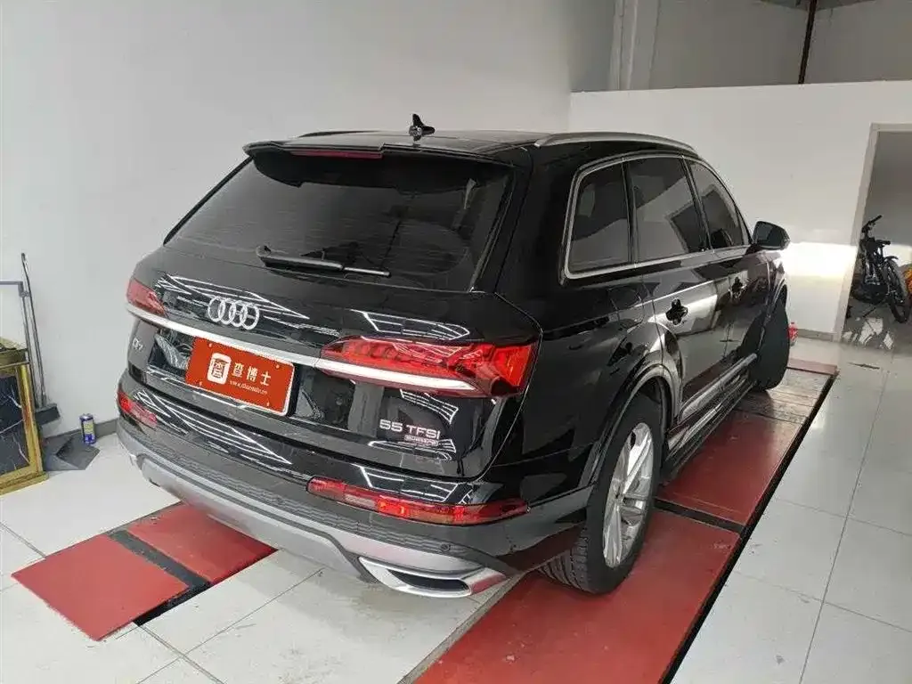 Audi Q7 — фото 2
