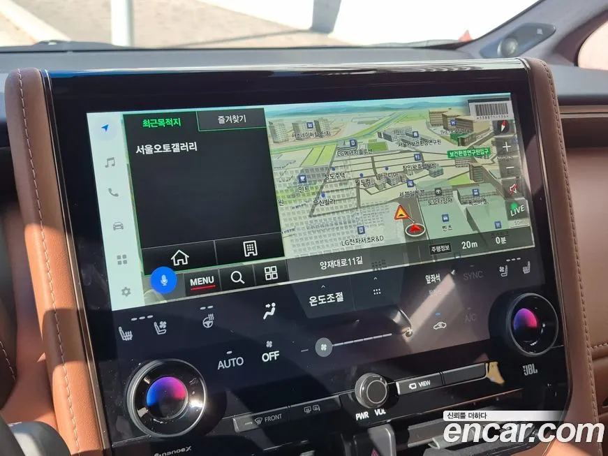 Toyota Alphard — фото 10