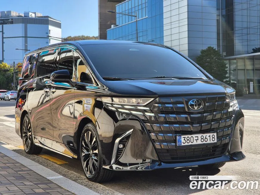 Toyota Alphard — фото 2