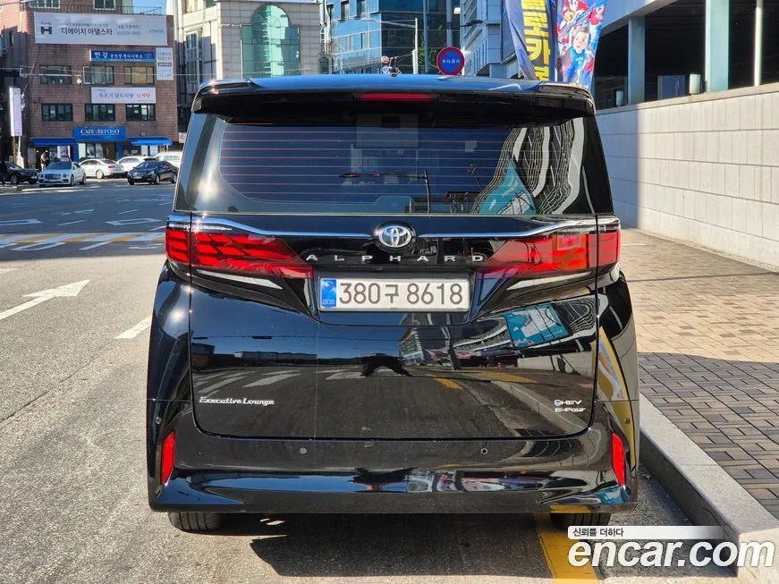 Toyota Alphard — фото 6