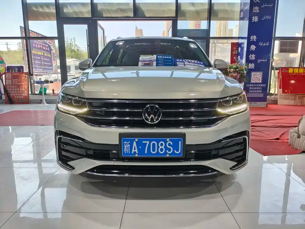 Volkswagen Tiguan L — фото 2
