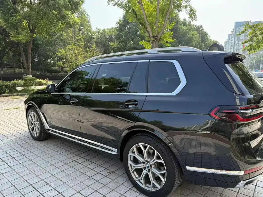 BMW X7 — фото 10