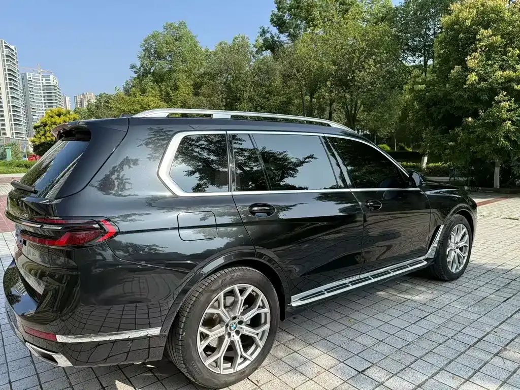BMW X7 — фото 3