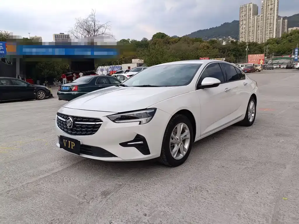 Buick Regal — фото 1