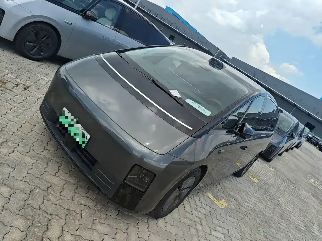 Li Auto MEGA — фото 1