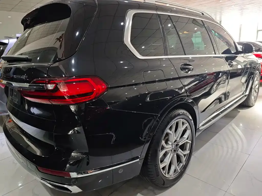 BMW X7 — фото 10