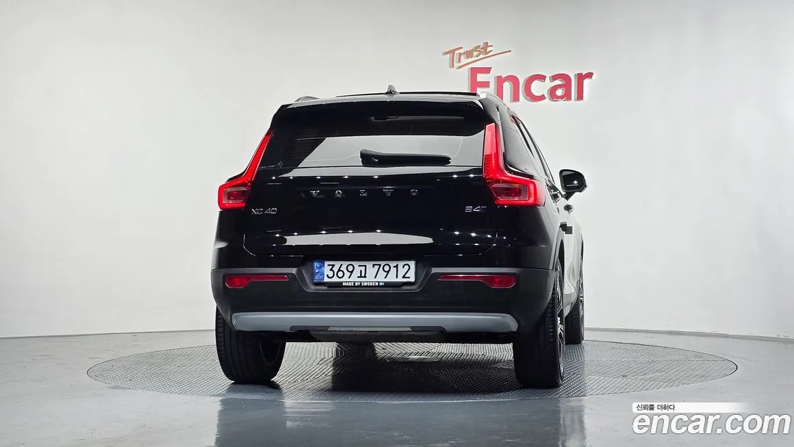 Volvo XC40 — фото 4