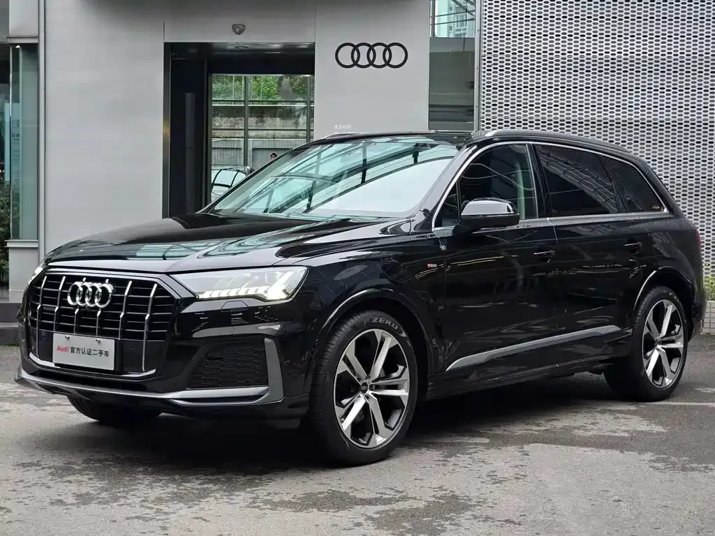 Audi Q7 — фото 1