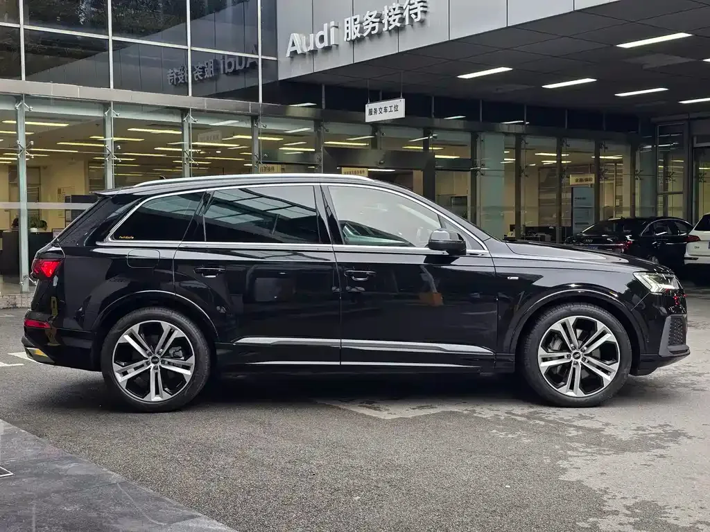 Audi Q7 — фото 4