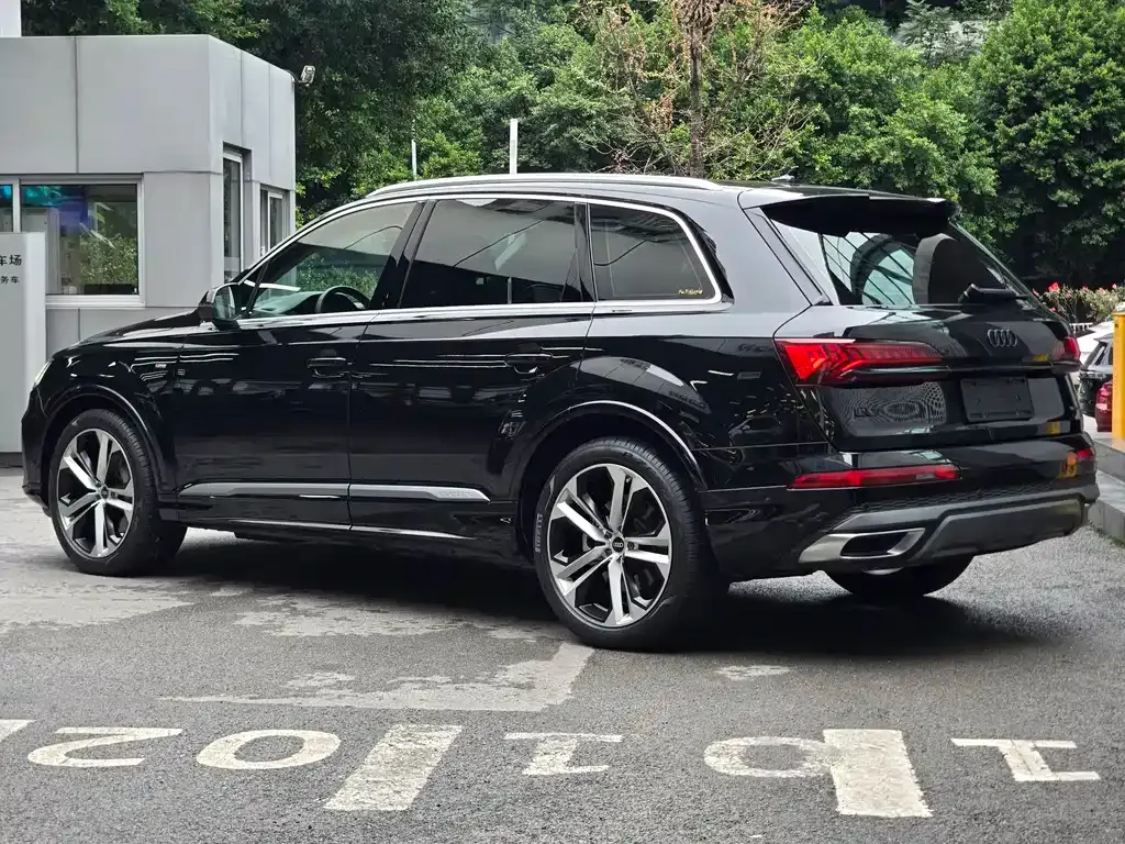 Audi Q7 — фото 6