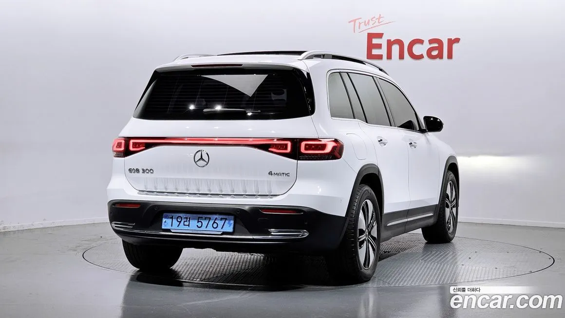 Mercedes-Benz EQB — фото 2