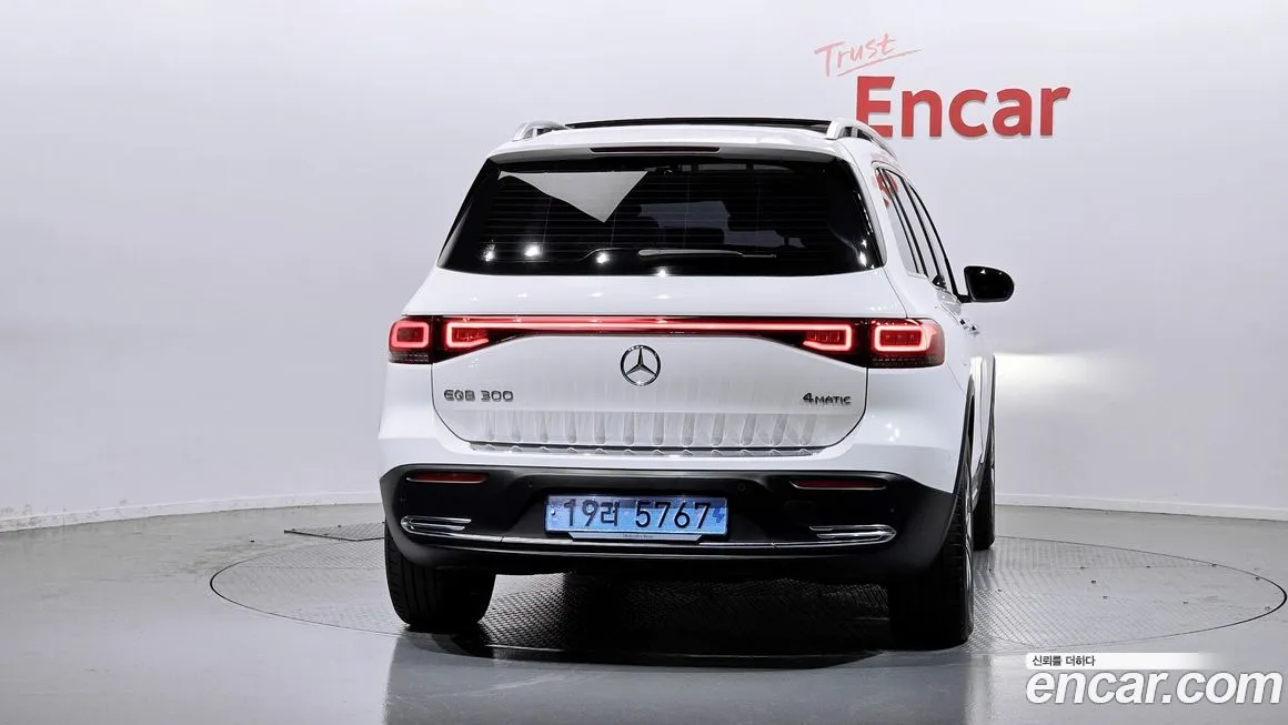 Mercedes-Benz EQB — фото 4