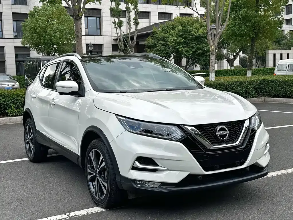 Nissan Qashqai — фото 2