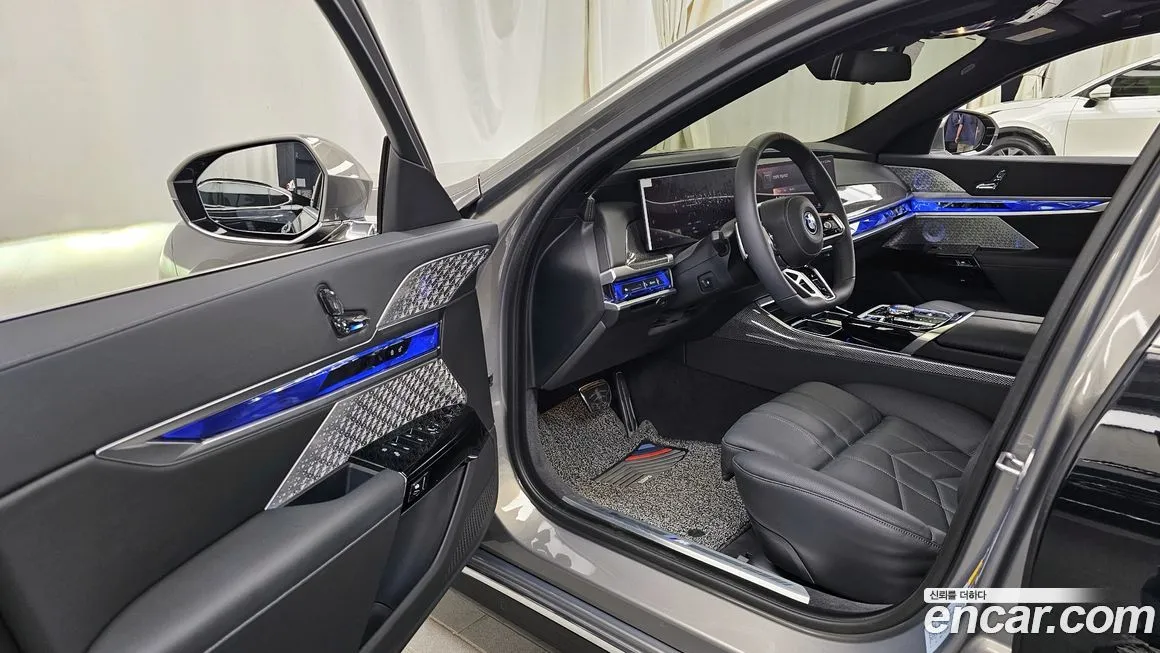 BMW i7 — фото 10