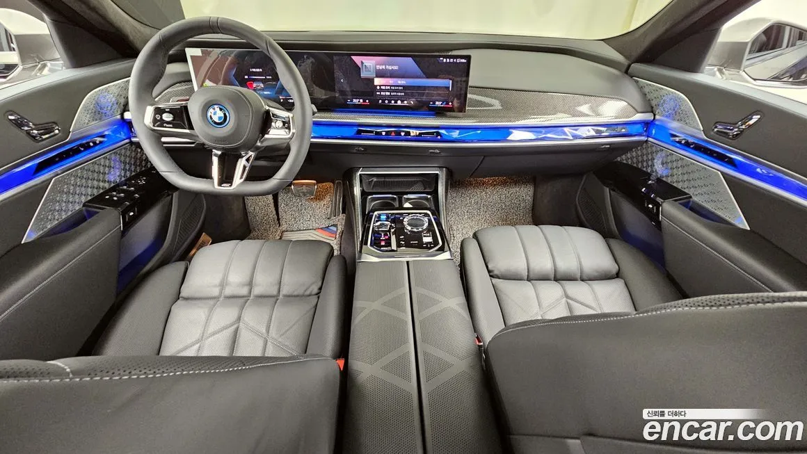 BMW i7 — фото 7