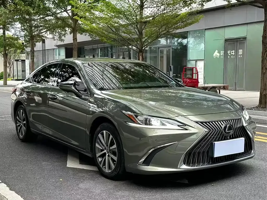Lexus ES — фото 3