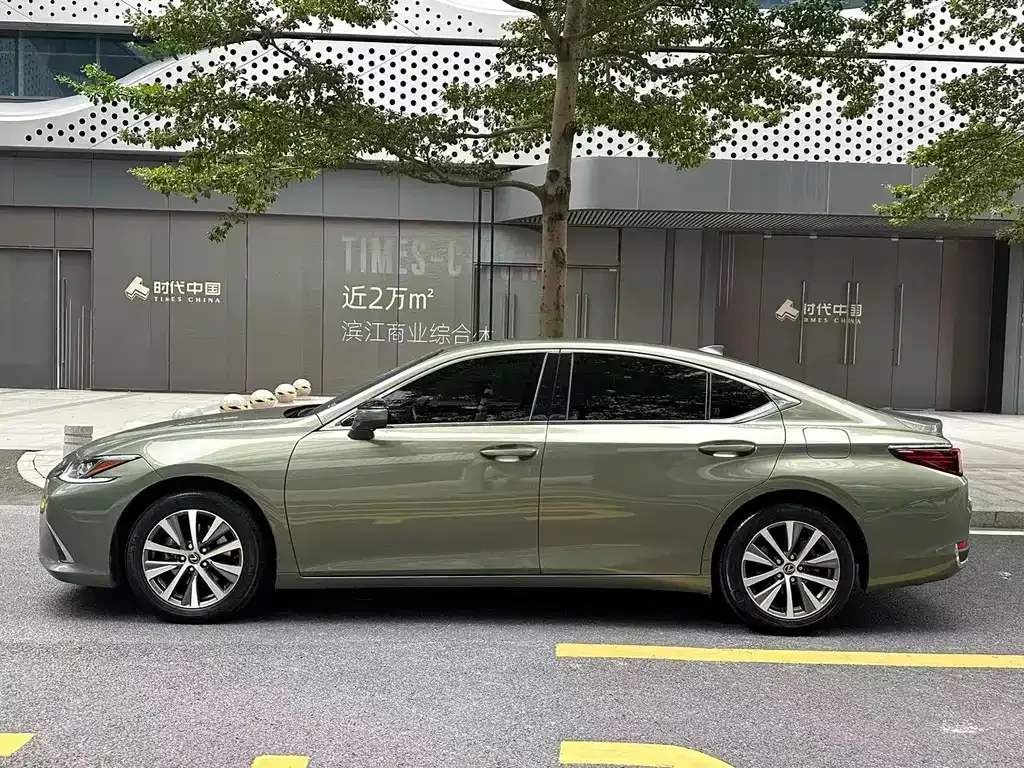 Lexus ES — фото 4
