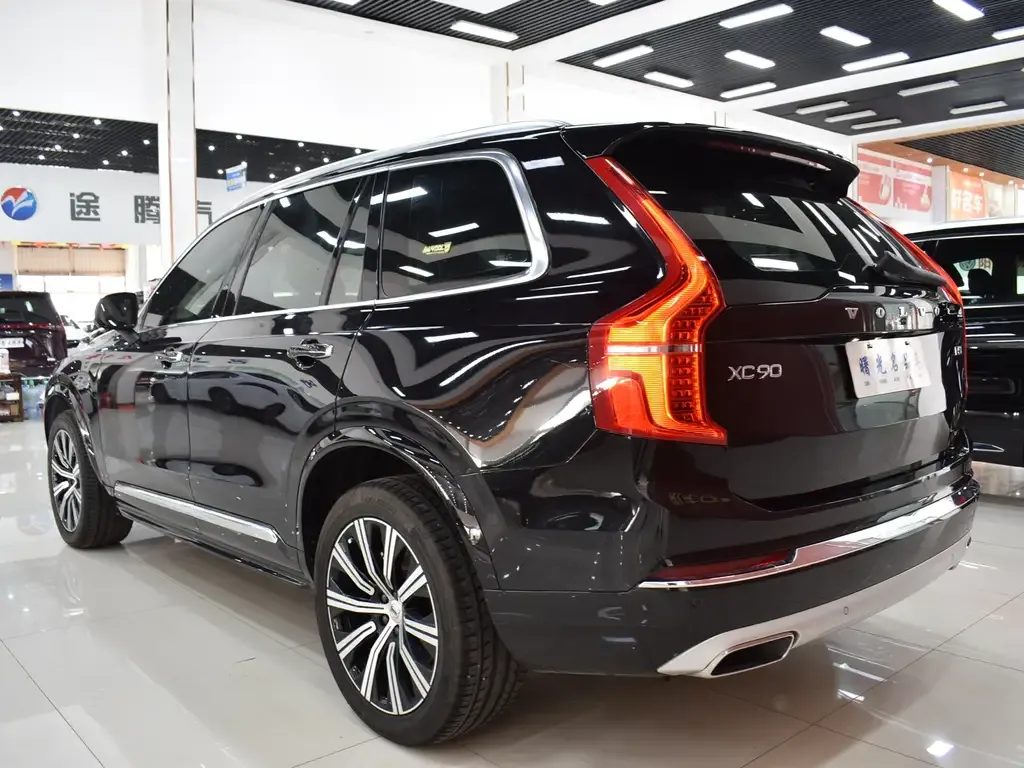 Volvo XC90 — фото 7