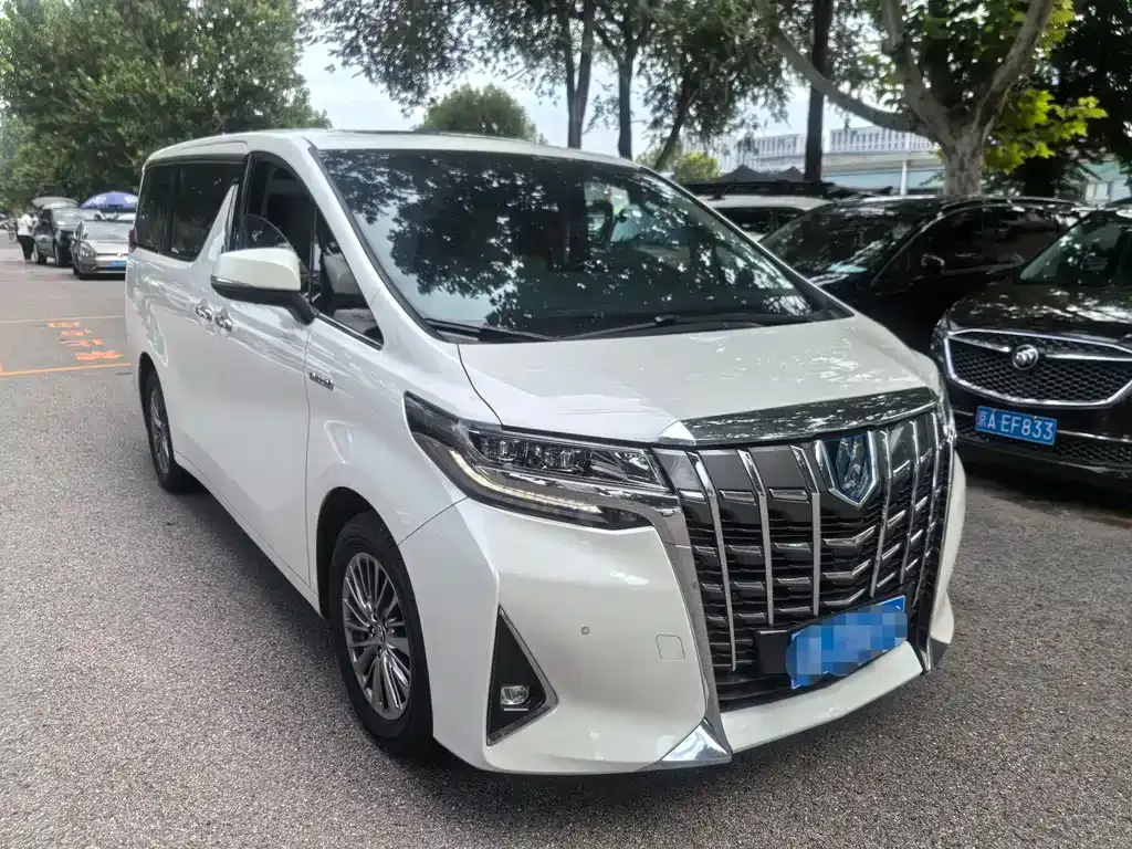 Toyota Alphard — фото 3