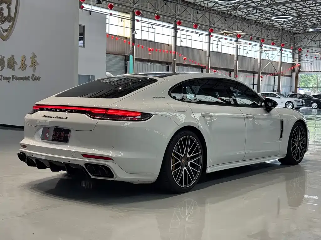 Porsche Panamera — фото 6