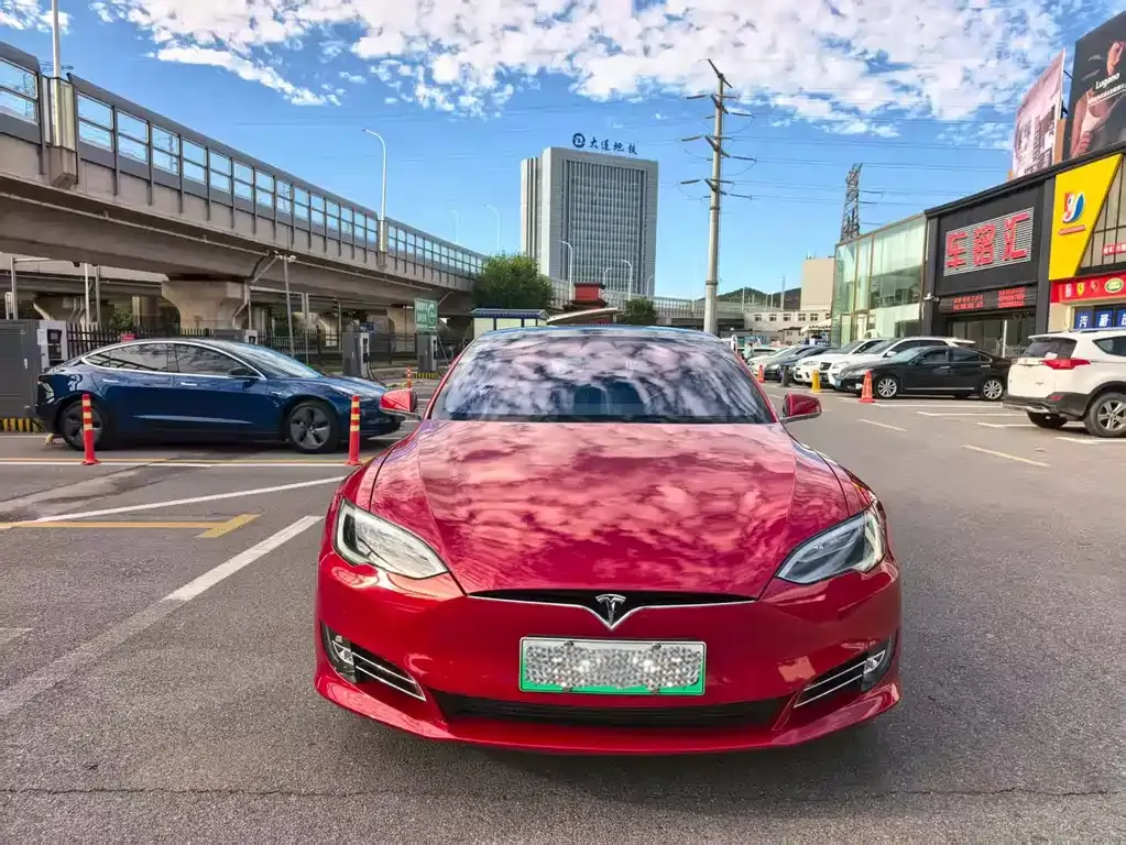 Tesla Model S — фото 2