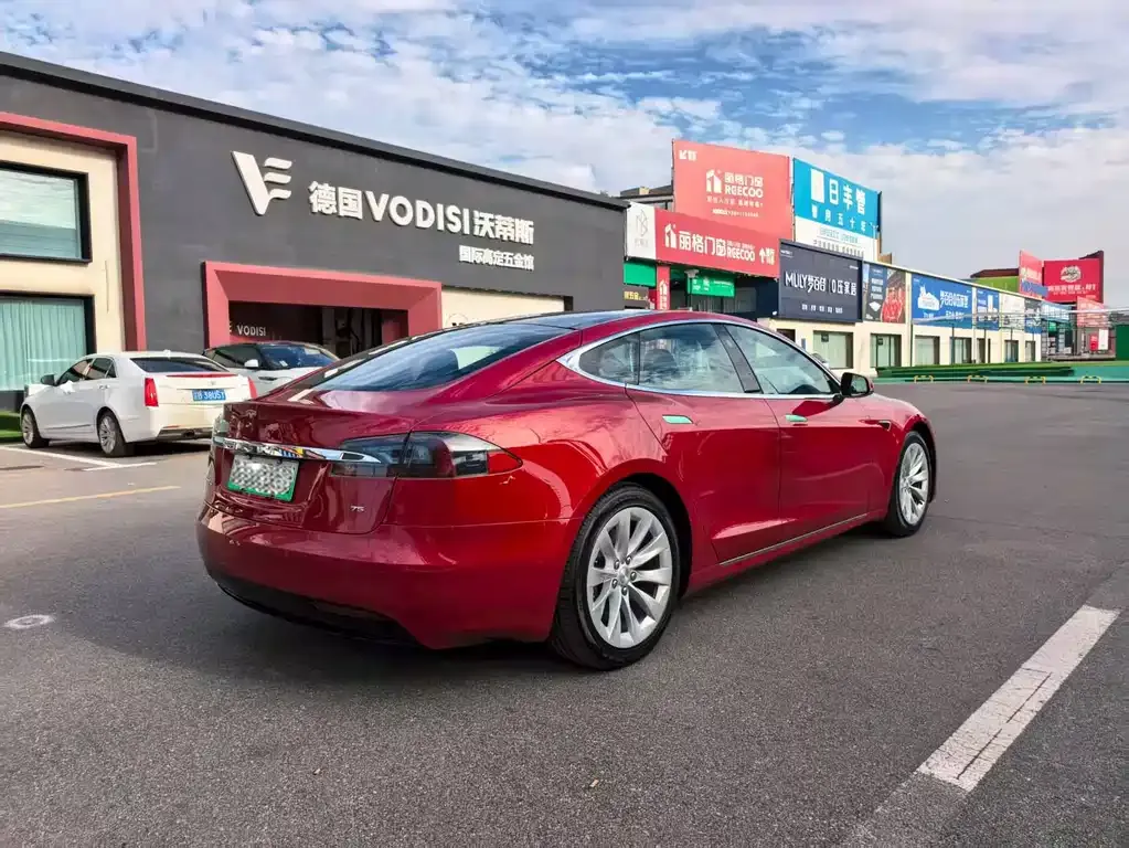 Tesla Model S — фото 6