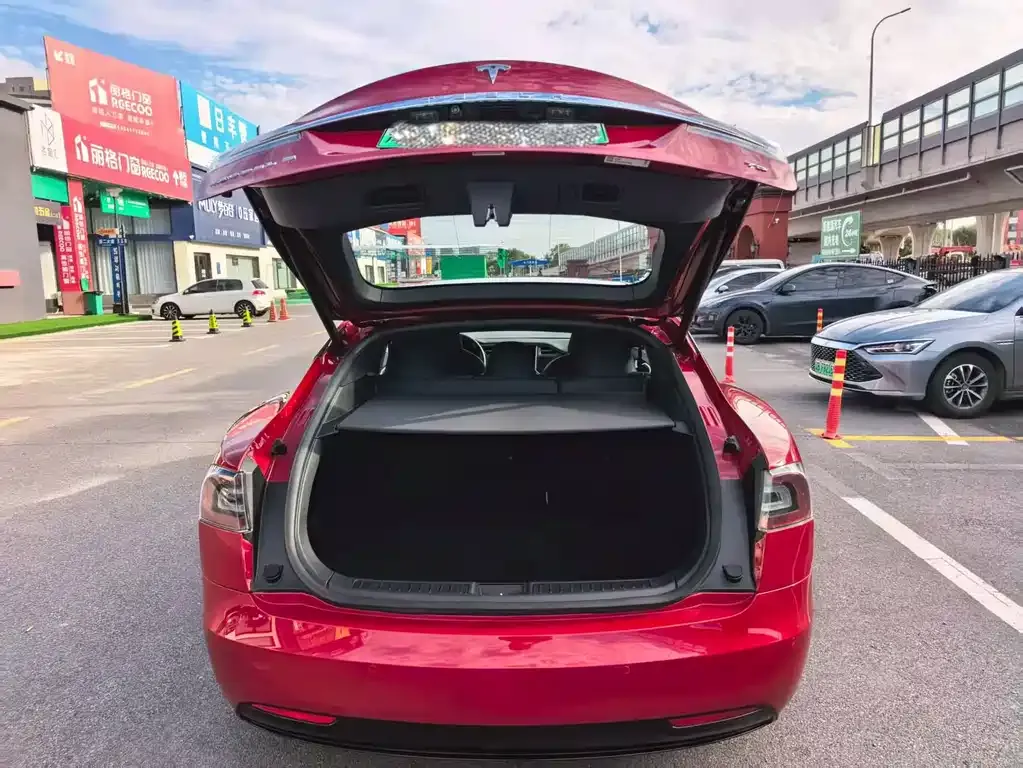 Tesla Model S — фото 7