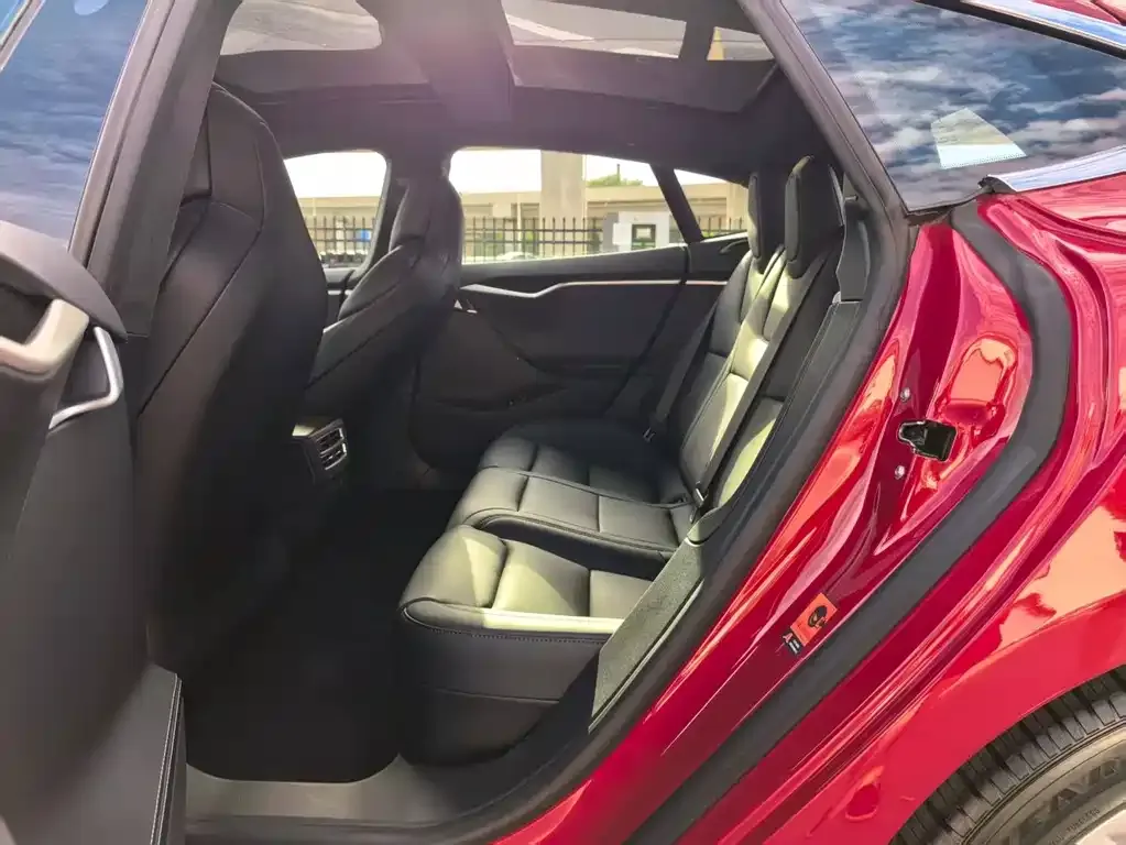Tesla Model S — фото 9