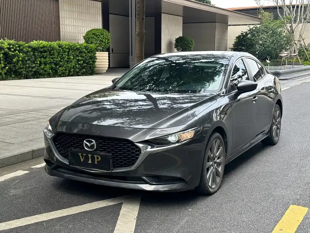 Mazda 3 Axela — фото 1