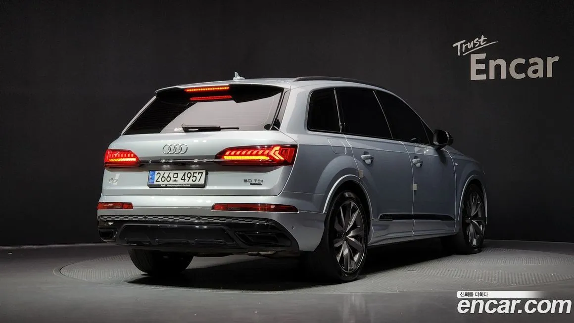 Audi Q7 — фото 2
