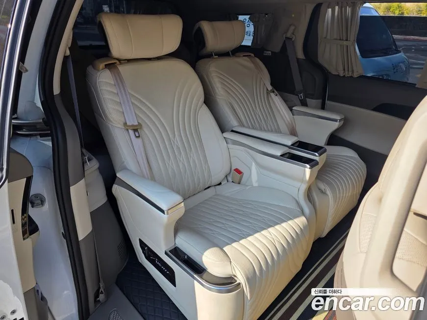Kia Carnival — фото 10