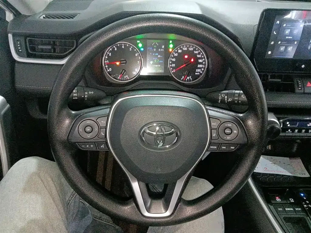 Toyota RAV4 — фото 10