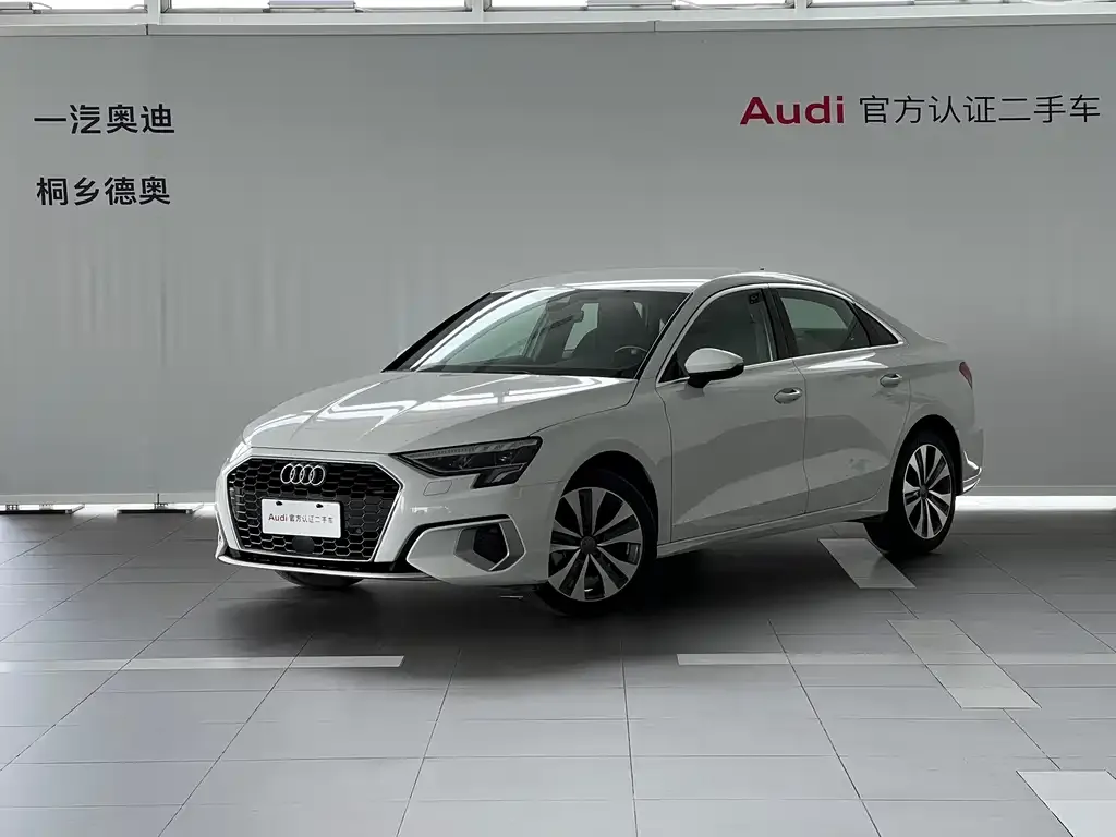 Audi A3 — фото 1
