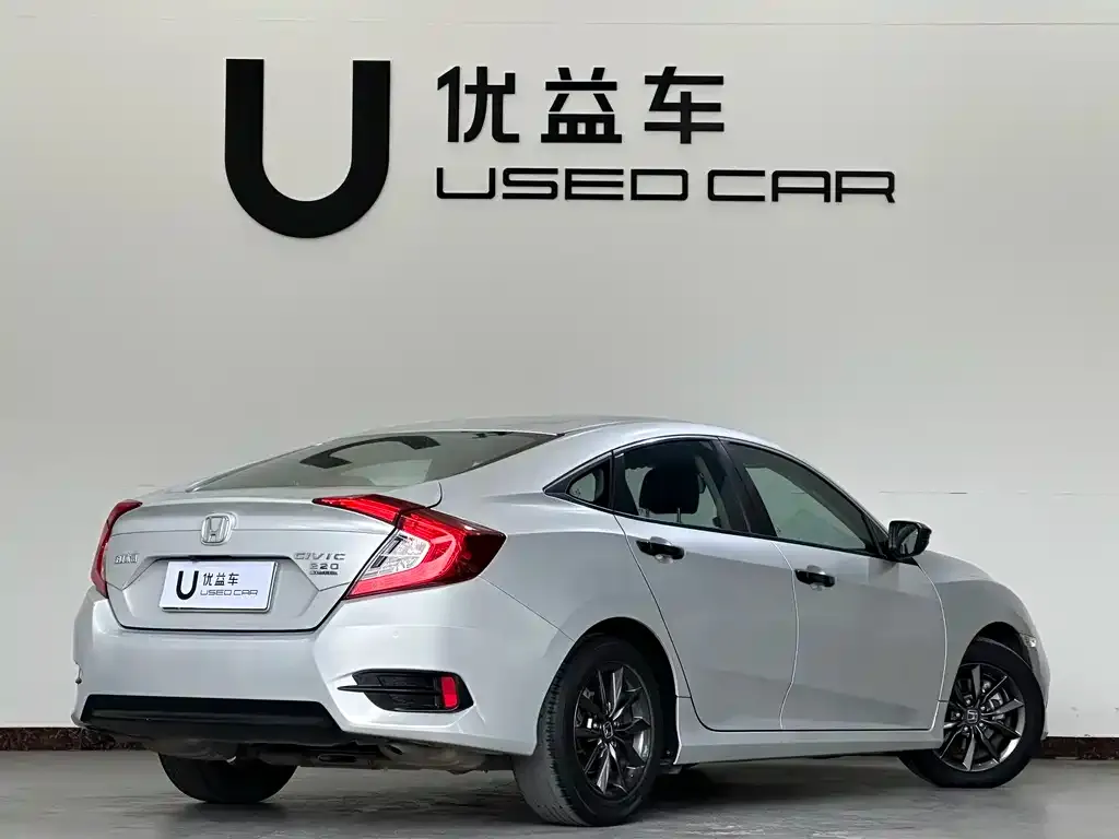 Honda Civic — фото 9