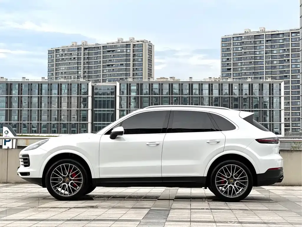 Porsche Cayenne — фото 4