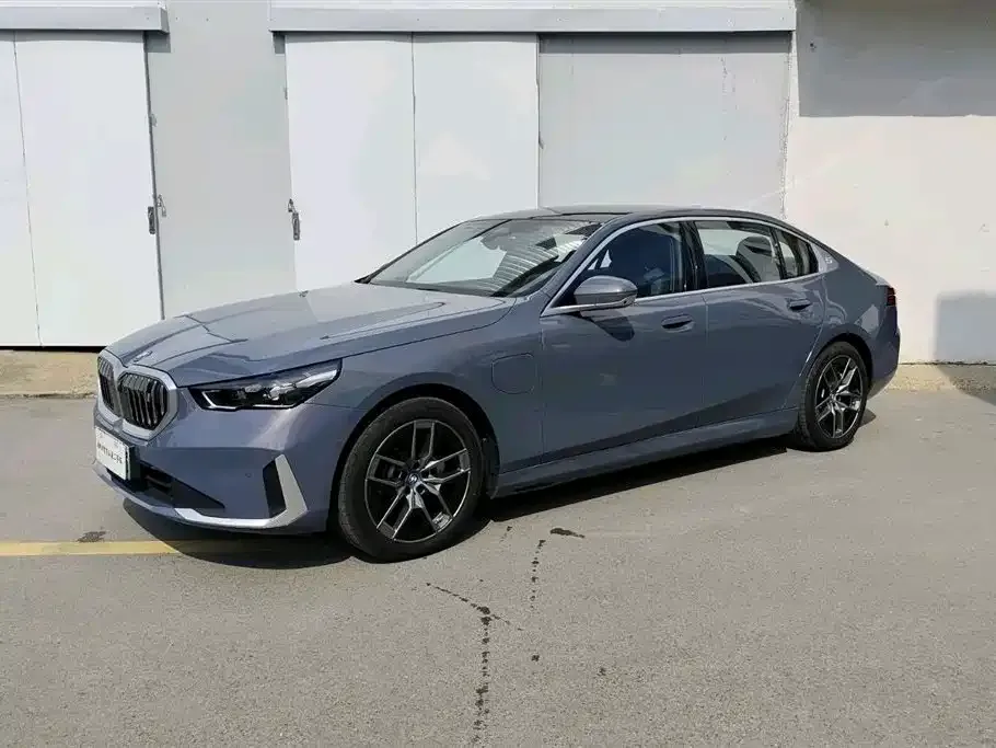 BMW i5 — фото 1
