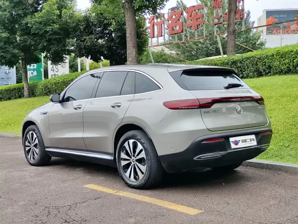 Mercedes-Benz EQC — фото 4