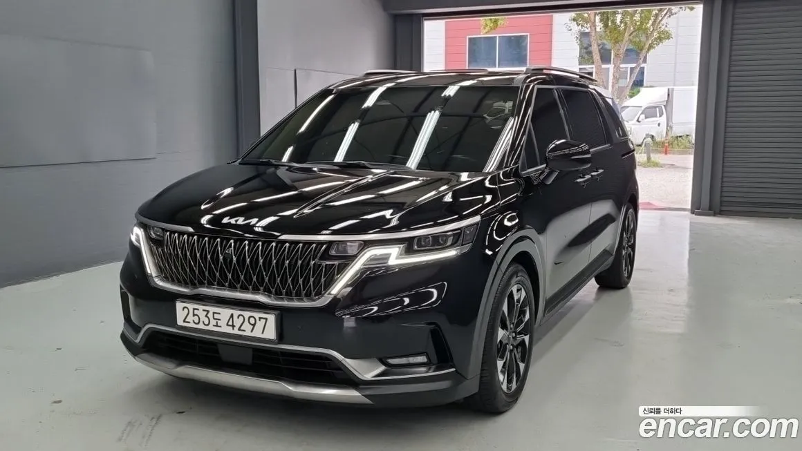 Kia Carnival — фото 1