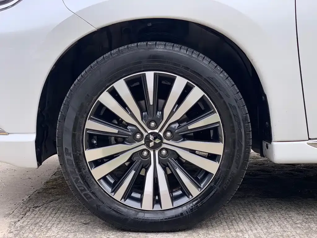 Mitsubishi Outlander — фото 10