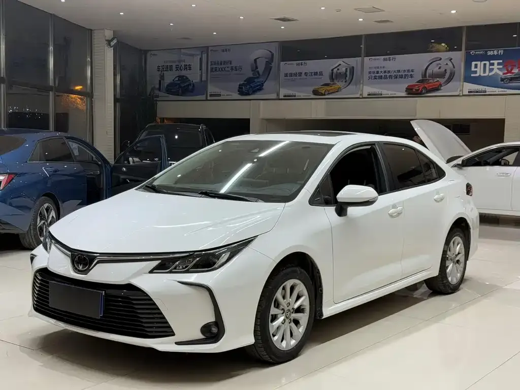 Toyota Corolla — фото 1