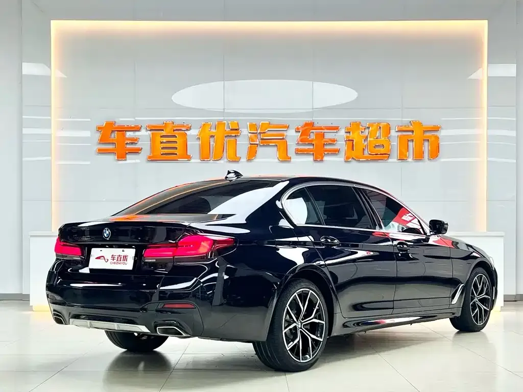 BMW 5 Series — фото 5