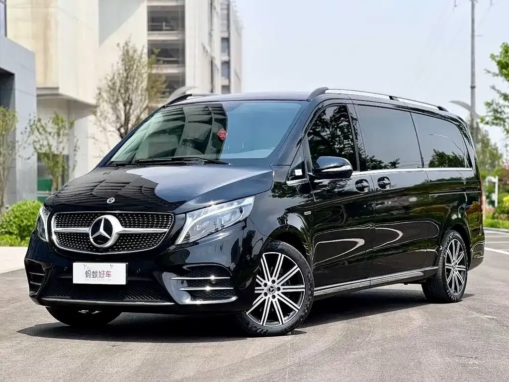 Mercedes-Benz V-Class — фото 1